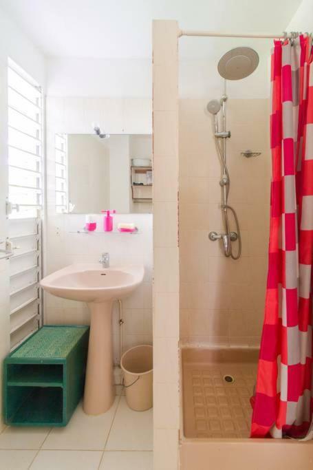 Superbe Studio Avec Jacuzzi Prive Διαμέρισμα Sainte-Anne Εξωτερικό φωτογραφία